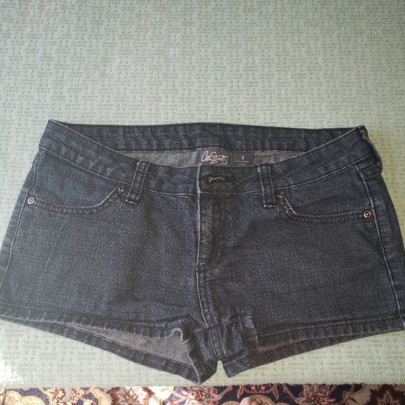 City Street Jean Shorts w/ diamond Metal on back - Picture 1 of 6